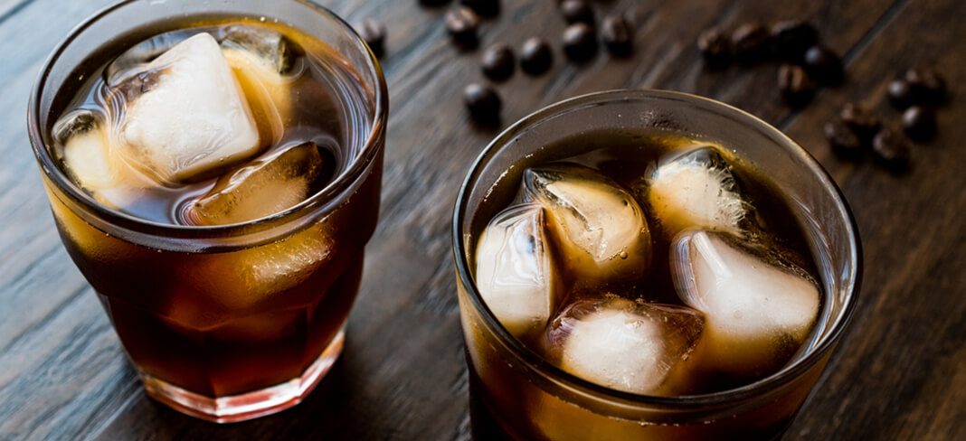 coldbrew-kaffee-mit-eiswuerfel-tiny