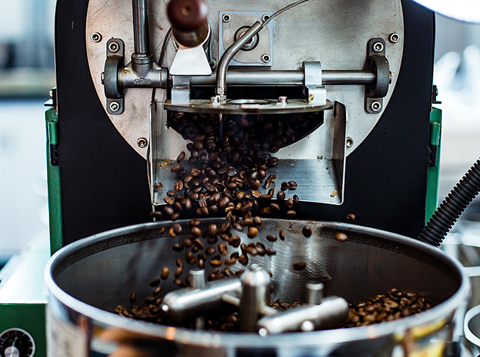 röster beim kaffeerösten